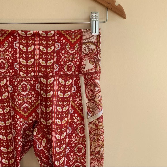 Free People X FP Movement Printed
You're A Peach Leggings - Picture 4 of 6